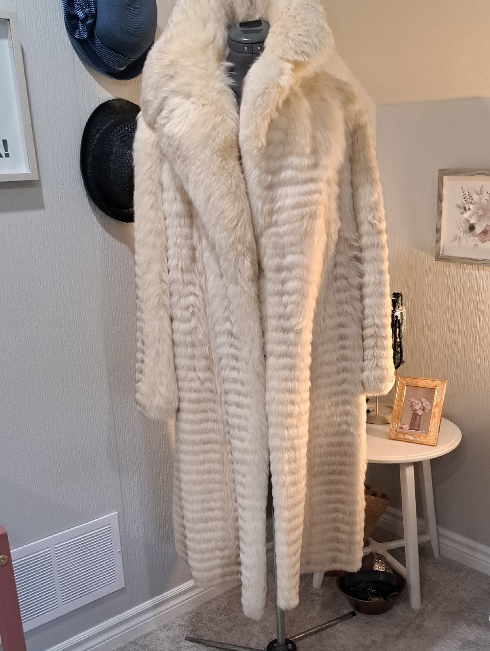 Creed Cream Long Fox Fur  Coat